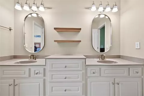 Bath - 909 Pathview Ct, Dacula, GA 30019 photo 2 of 2