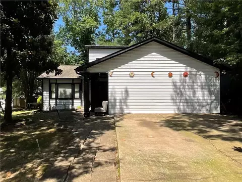 1771 Kristi Dr, Lawrenceville, GA 30043