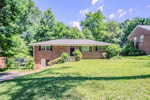 2201 Bollingbrook Dr SW, Atlanta, GA 30311
