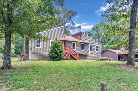 1797 Kelvin Dr, Lawrenceville, GA 30043