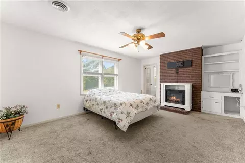 Bedroom - 3089 Hwy 17 Alt, Toccoa, GA 30577 photo 5 of 6