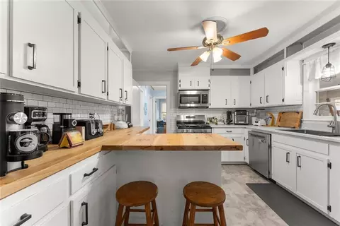 Kitchen - 3089 Hwy 17 Alt, Toccoa, GA 30577 photo 1 of 3