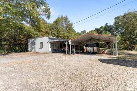 Exterior - 3089 Hwy 17 Alt, Toccoa, GA 30577 photo 18 of 23