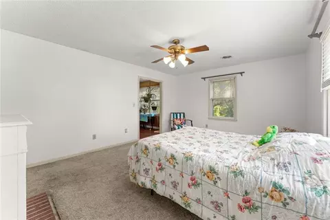 Bedroom - 3089 Hwy 17 Alt, Toccoa, GA 30577 photo 4 of 6
