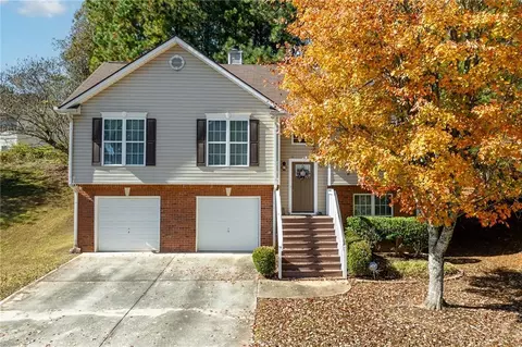 1213 Oak Knoll Ct, Lithonia, GA 30058