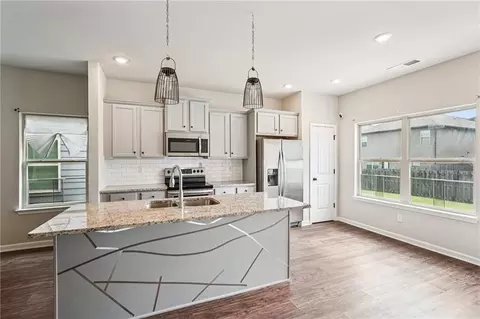 Kitchen - 11917 Brightside Pkwy, Hampton, GA 30228 photo 4 of 6