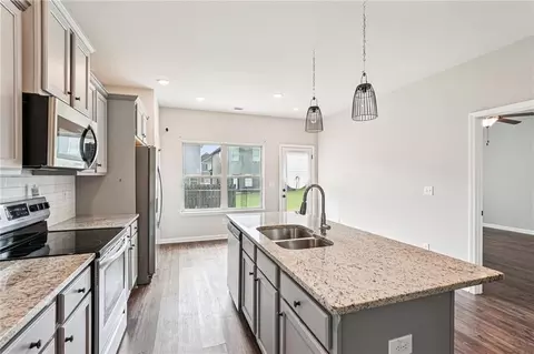 Kitchen - 11917 Brightside Pkwy, Hampton, GA 30228 photo 6 of 6