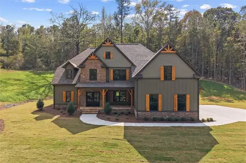 133 W Lake Blvd, Carrollton, GA 30116