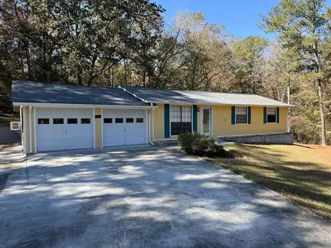 2300 Pinetree Ln, Conyers, GA 30012