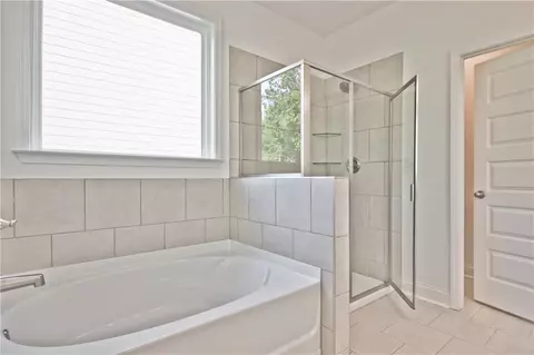 Bath - 5985 Spring Way, Stonecrest, GA 30038 photo 3 of 6