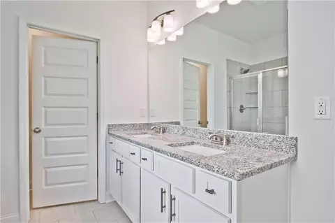 Bath - 5985 Spring Way, Stonecrest, GA 30038 photo 2 of 6