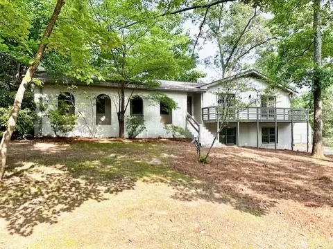 5384 Blackhawk Dr, Acworth, GA 30102