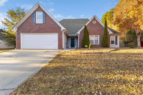 627 Weaver Falls Ct, Loganville, GA 30052