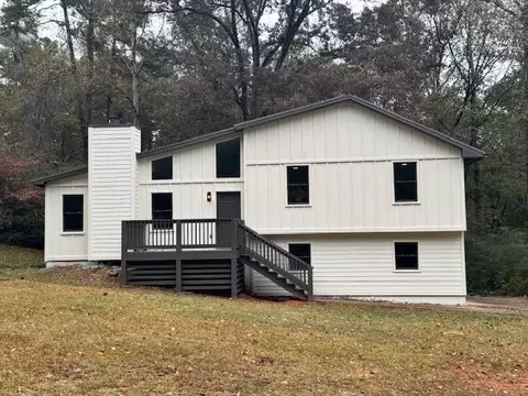 42 Church Ln, Whitesburg, GA 30185