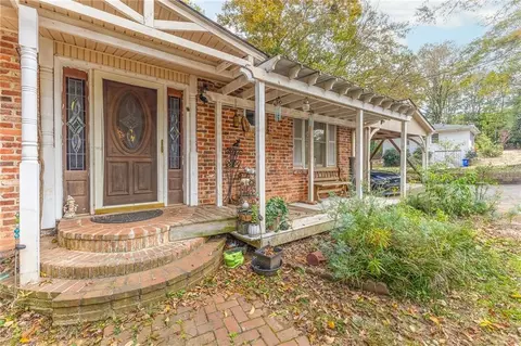 Exterior - 1454 Longview Dr, Gainesville, GA 30501 photo 3 of 4