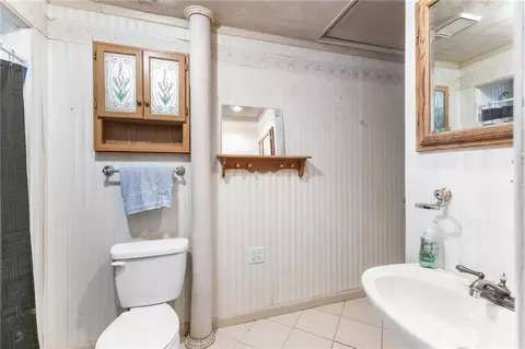Bath - 1454 Longview Dr, Gainesville, GA 30501 photo 1 of 4