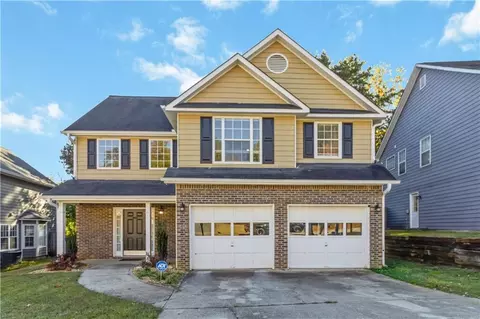 2070 Stoneoak Dr, Lawrenceville, GA 30043