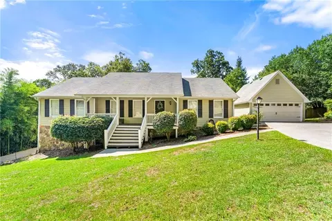 10 Wood Forest Dr SW, Cartersville, GA 30120