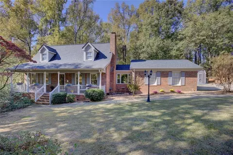 2615 Sandy Creek Cir, Loganville, GA 30052