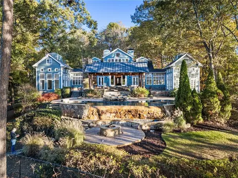 6111 Blackberry Ln, Buford, GA 30518
