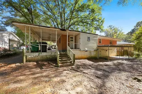 Exterior - 552 Shellnut Dr, Forest Park, GA 30297 photo 3 of 4