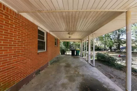 Exterior - 552 Shellnut Dr, Forest Park, GA 30297 photo 2 of 4