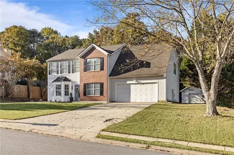746 Baskins Cir, Winder, GA 30680