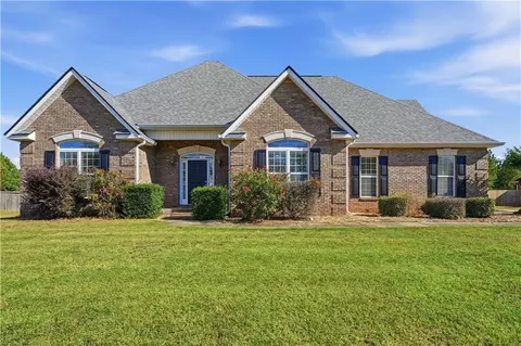 604 Twelve Oaks Dr, Warner Robins, GA 31088