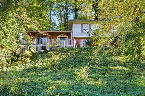 253 Lamplighter Ln SE, Marietta, GA 30067