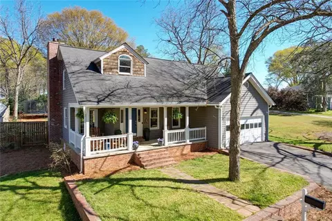 235 Chicopee Dr NE, Marietta, GA 30060