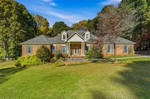 5074 Old Mountain Trl, Powder Springs, GA 30127