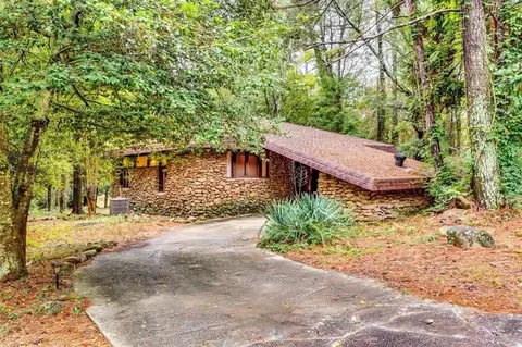 1271 Eastview Rd NE, Conyers, GA 30012