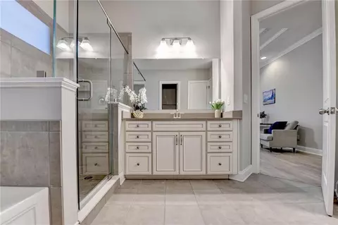 Bath - 3907 Rustic Pine Ln, Buford, GA 30518 photo 5 of 10