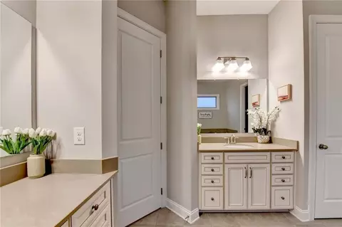 Bath - 3907 Rustic Pine Ln, Buford, GA 30518 photo 6 of 10