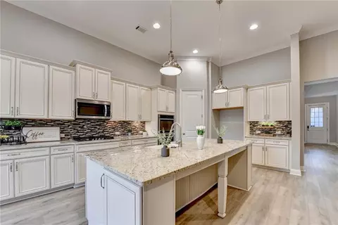 Kitchen - 3907 Rustic Pine Ln, Buford, GA 30518 photo 4 of 11