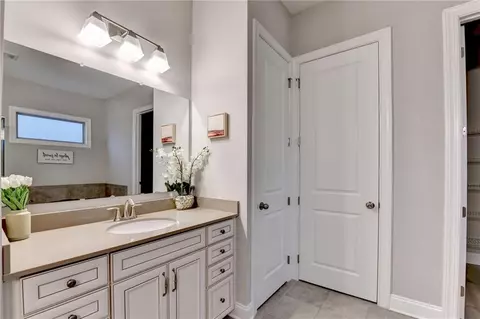 Bath - 3907 Rustic Pine Ln, Buford, GA 30518 photo 7 of 10