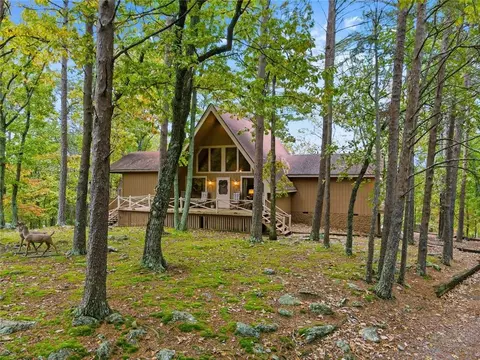 114 Cherokee Dr, Waleska, GA 30183