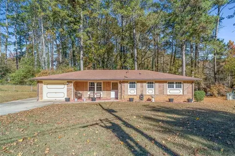 749 Dunleith Ct, Stone Mountain, GA 30083