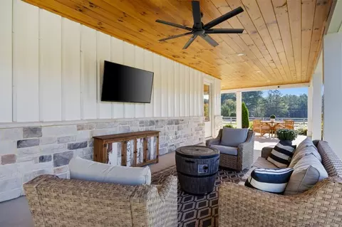 Exterior - 125 Perry Rd, Rydal, GA 30171 photo 17 of 36