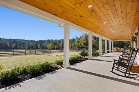 Exterior - 125 Perry Rd, Rydal, GA 30171 photo 5 of 36