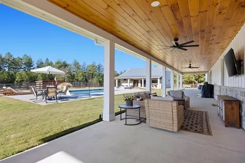 Exterior - 125 Perry Rd, Rydal, GA 30171 photo 18 of 36