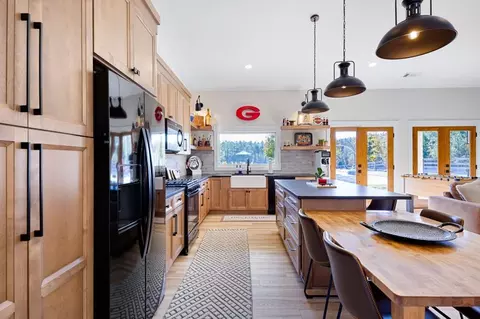 Kitchen - 125 Perry Rd, Rydal, GA 30171 photo 16 of 18
