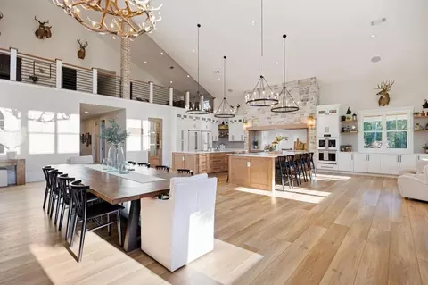 Dining - 125 Perry Rd, Rydal, GA 30171 photo 1 of 4