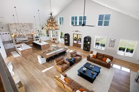 Living - 125 Perry Rd, Rydal, GA 30171 photo 7 of 10