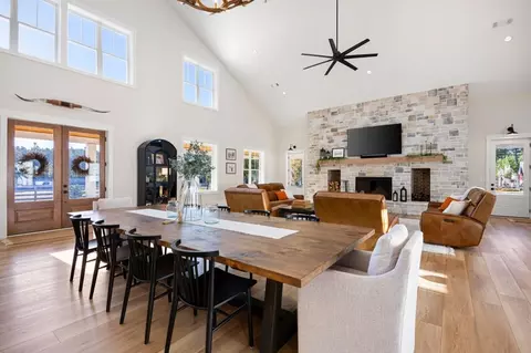 Dining - 125 Perry Rd, Rydal, GA 30171 photo 2 of 4