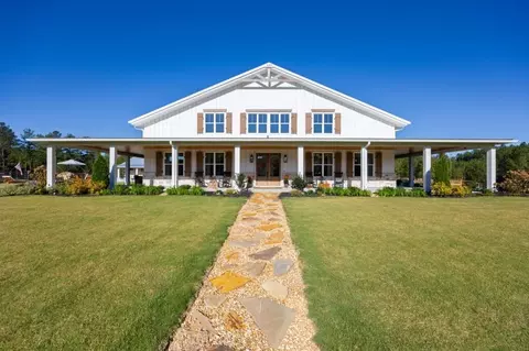 Exterior - 125 Perry Rd, Rydal, GA 30171 photo 1 of 36