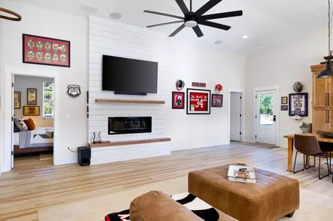 Living - 125 Perry Rd, Rydal, GA 30171 photo 10 of 10