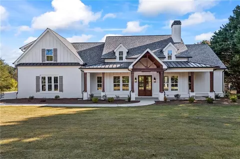 1300 Grapevine Trl, Monroe, GA 30656