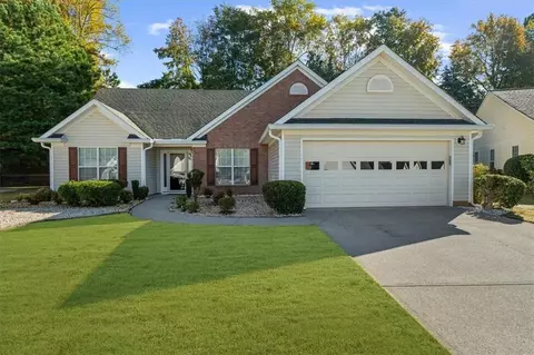 4032 Mcpherson Dr, Acworth, GA 30101
