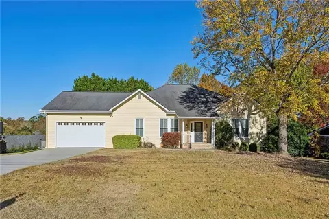 2822 Christopher Ct, Dunwoody, GA 30360